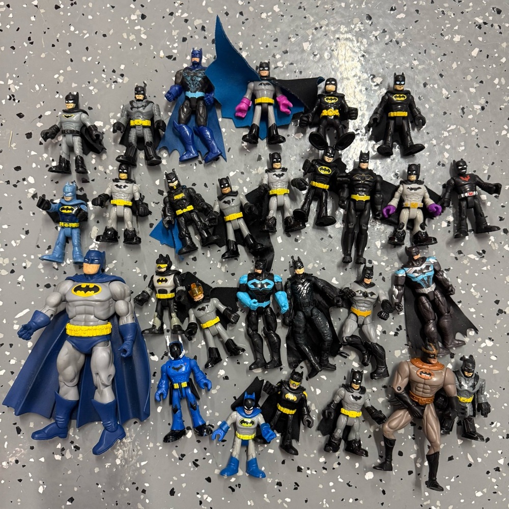 Fisher-Price Batman Action Figure Collection - Black, Blue, Gray, Yellow
